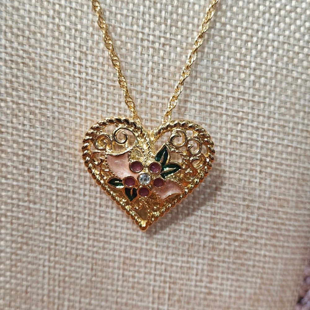 Avon 1992 Sweet Memories Pin/Pendant Necklace with Box